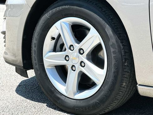 Used 2025 Chevrolet Malibu LT FWD image 11
