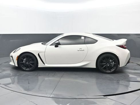Used 2024 Toyota GR86 Premium RWD image 18