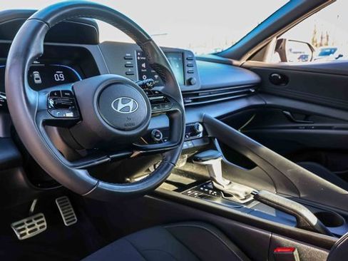 Used 2025 Hyundai Elantra Sport image 7