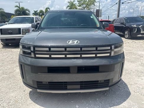 Used 2025 Hyundai Santa Fe SE FWD image 2