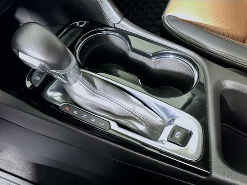 Used 2022 Buick Encore GX Essence FWD image 16