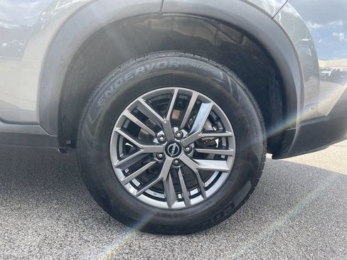 Used 2023 Nissan Rogue S AWD/4WD image 10