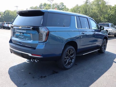 New 2025 Chevrolet Suburban Premier image 31