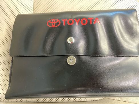 Used 2022 Toyota Camry XLE image 27