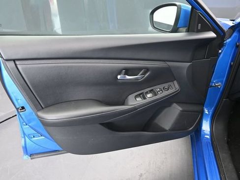 Used 2024 Nissan Sentra SV FWD image 17