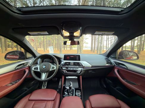 Used 2021 BMW X4 xDrive30i w/ M Sport Package image 2