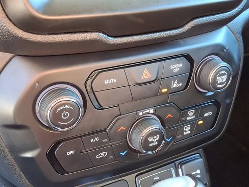 Certified 2023 Jeep Renegade Trailhawk image 16