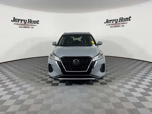 Used 2021 Nissan Kicks SV image 6