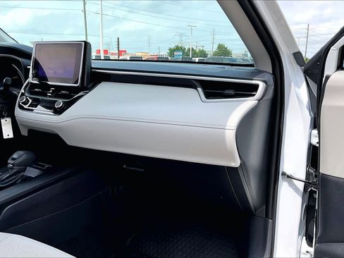 Used 2026 Toyota Corolla Cross L FWD image 16