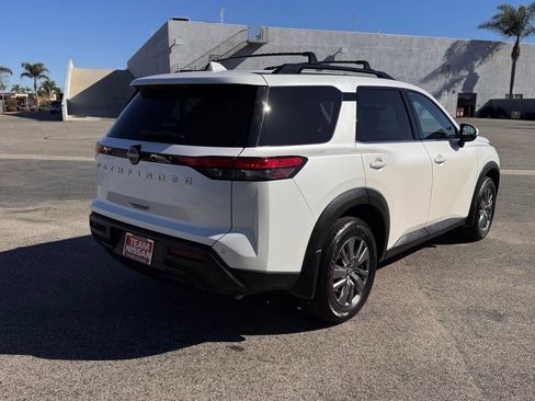 New 2025 Nissan Pathfinder SV image 8