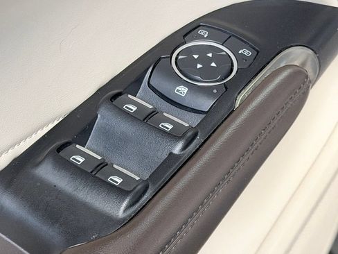 Used 2018 Lincoln MKC Premiere FWD image 11