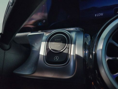 Certified 2026 Mercedes-Benz GLB 250 image 27