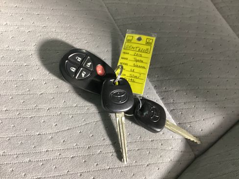 Used 2015 Toyota Sienna LE image 40