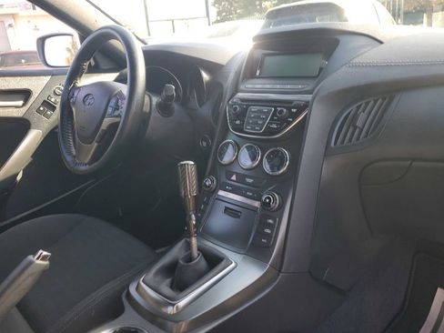 Used 2015 Hyundai Genesis 3.8 image 15