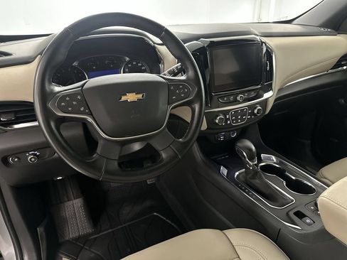Used 2023 Chevrolet Traverse LT w/ LT Premium Package AWD/4WD image 14