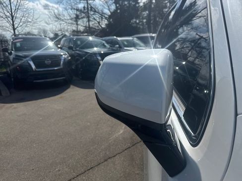 Used 2023 GMC Yukon Denali Ultimate image 30