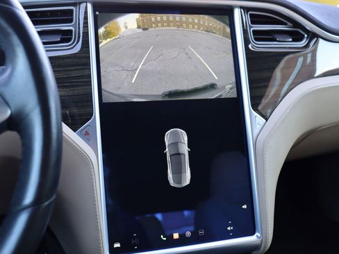 Used 2015 Tesla Model S 70D image 32