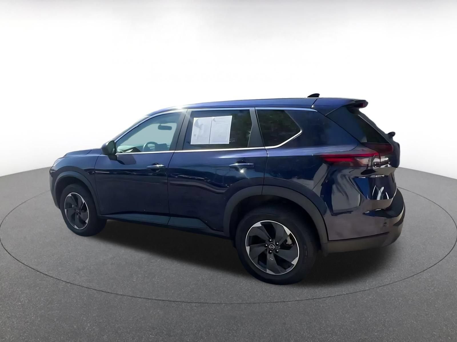Used 2025 Nissan Rogue SV AWD/4WD image 8