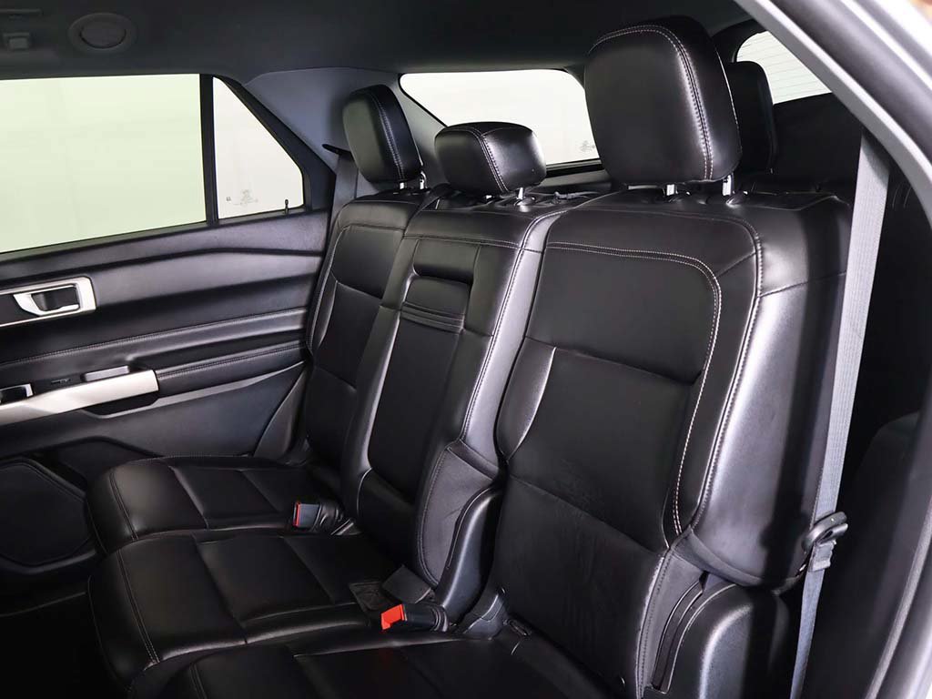 Used 2022 Ford Explorer XLT w/ Equipment Group 202A AWD/4WD image 29