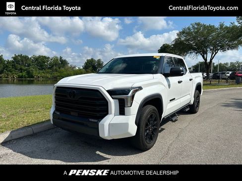 Used 2022 Toyota Tundra SR5 w/ SR5 Convenience Package AWD/4WD image 1