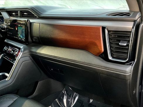 Used 2024 GMC Sierra 2500 Denali w/ Denali Reserve Package image 14