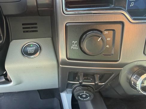 Used 2022 Ford F350 Limited image 31