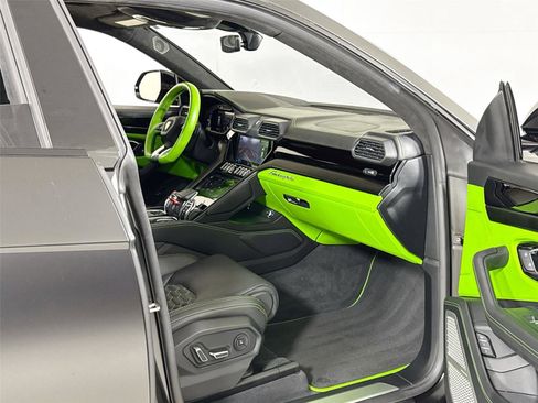 Used 2022 Lamborghini Urus image 33