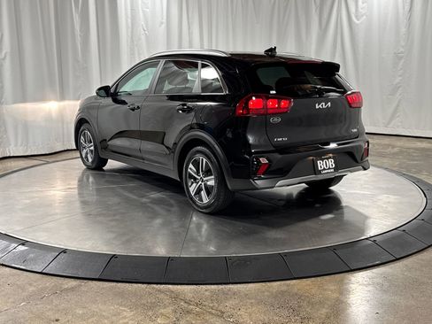 Certified 2022 Kia Niro LXS w/ Digital Cluster Package FWD image 7