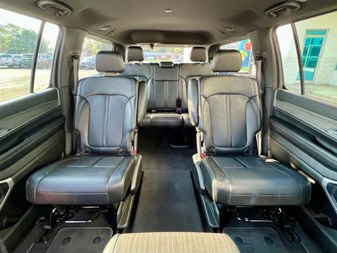 Used 2024 Jeep Wagoneer Series II image 33