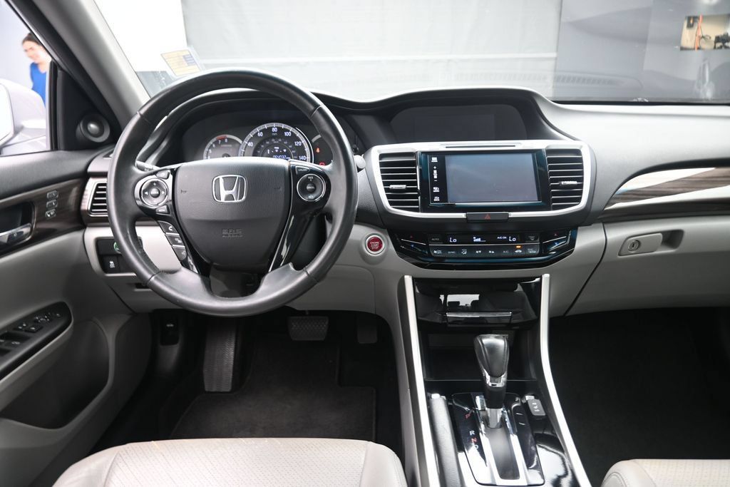 Used 2016 Honda Accord EX-L image 9