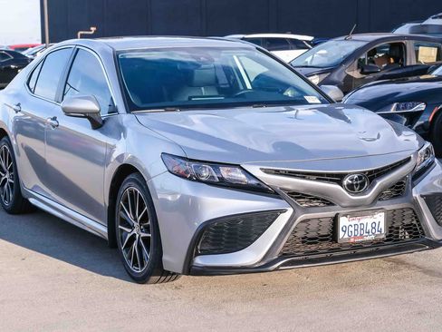 Used 2023 Toyota Camry SE w/ Protection Package (Q2) (TMS) FWD image 3