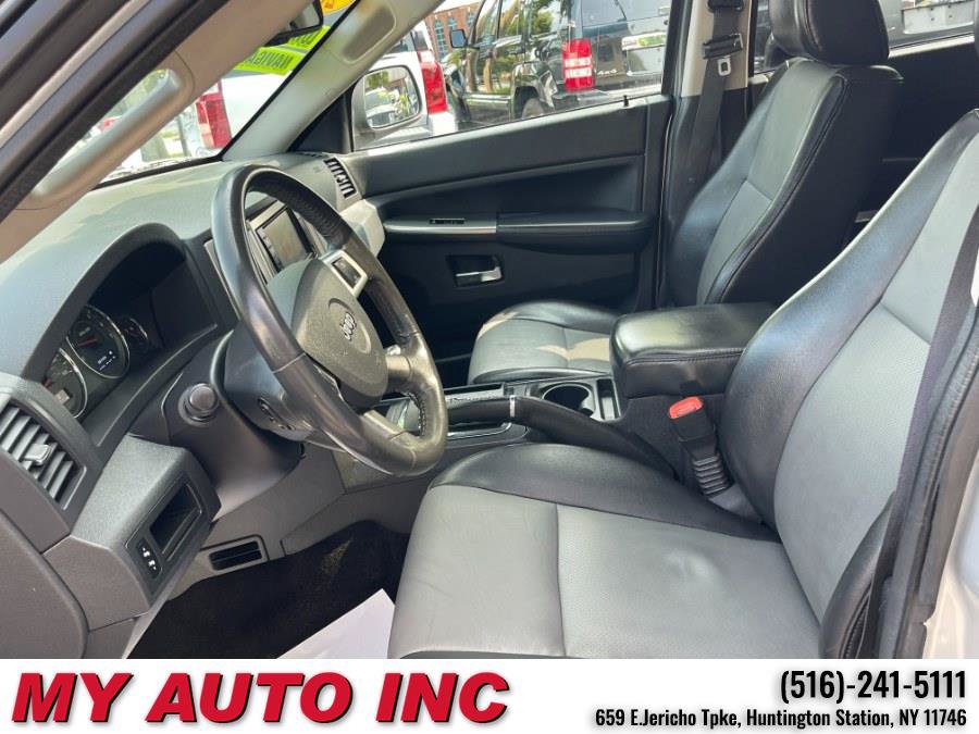 Used 2010 Jeep Grand Cherokee Laredo AWD/4WD image 24