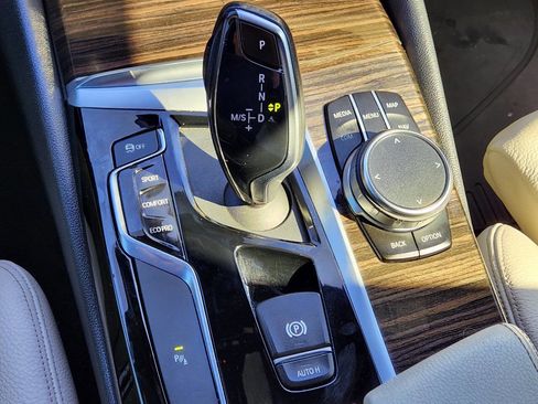 Used 2020 BMW 530i xDrive w/ Convenience Package image 20