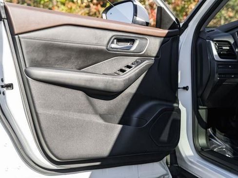 Certified 2022 Nissan Rogue SV w/ SV Premium Package image 34