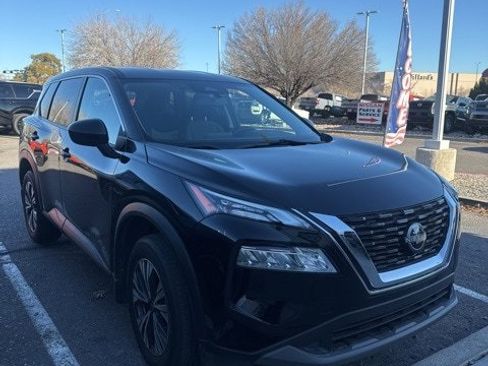 Used 2023 Nissan Rogue SV image 1