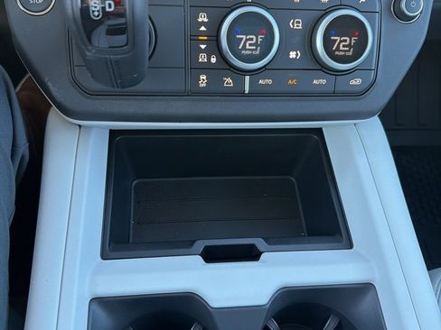 New 2026 Land Rover Defender 110 X-Dynamic SE image 27