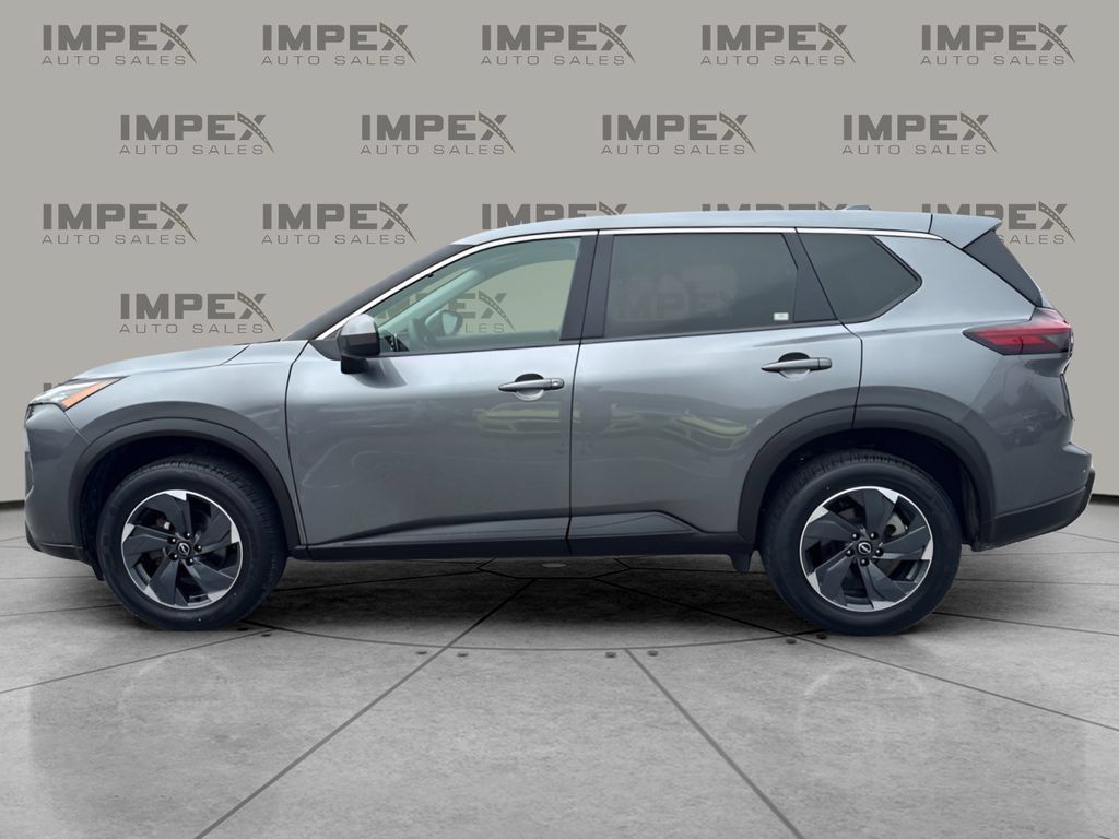 Used 2024 Nissan Rogue SV FWD image 2