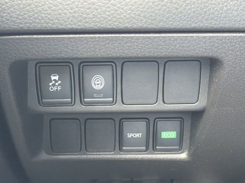 Used 2022 Nissan Rogue Sport S FWD image 22