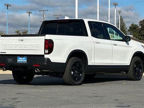 New 2026 Honda Ridgeline Black Edition image 4