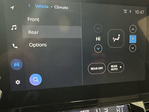 Used 2025 Toyota Sienna LE image 32