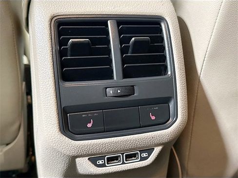 Used 2020 Volkswagen Passat 2.0T SEL image 30