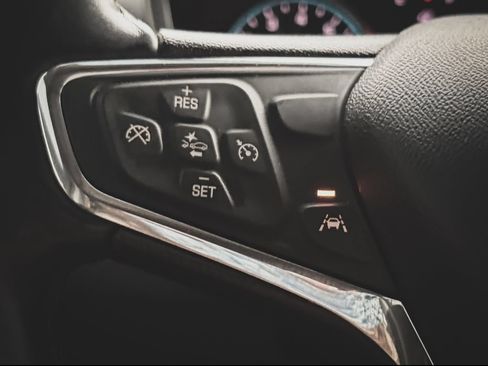 Used 2020 Chevrolet Equinox LT w/ Sport Edition AWD/4WD image 9