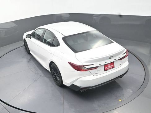 Used 2026 Toyota Camry SE FWD image 27