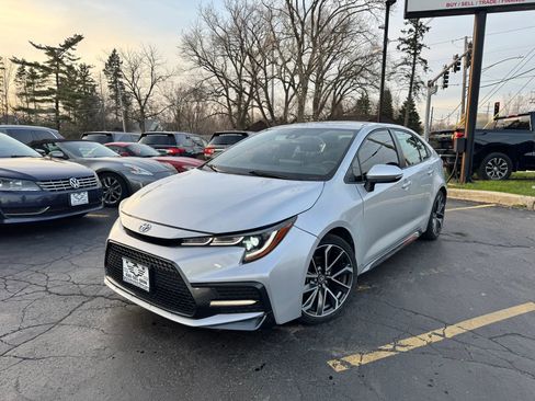 Used 2020 Toyota Corolla SE image 2