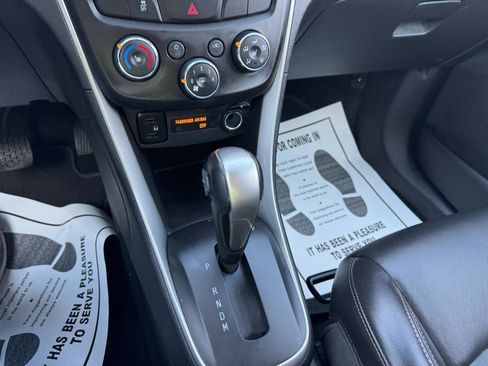 Used 2021 Chevrolet Trax LT w/ Premium Seat Package image 17