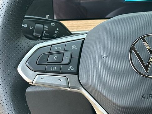 New 2026 Volkswagen Tiguan SEL R-Line AWD/4WD image 25