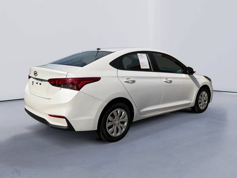 Used 2021 Hyundai Accent SE FWD image 3