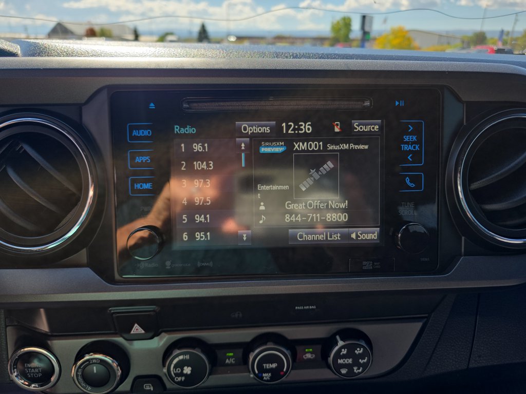 Used 2019 Toyota Tacoma TRD Off-Road w/ Technology Package AWD/4WD image 21