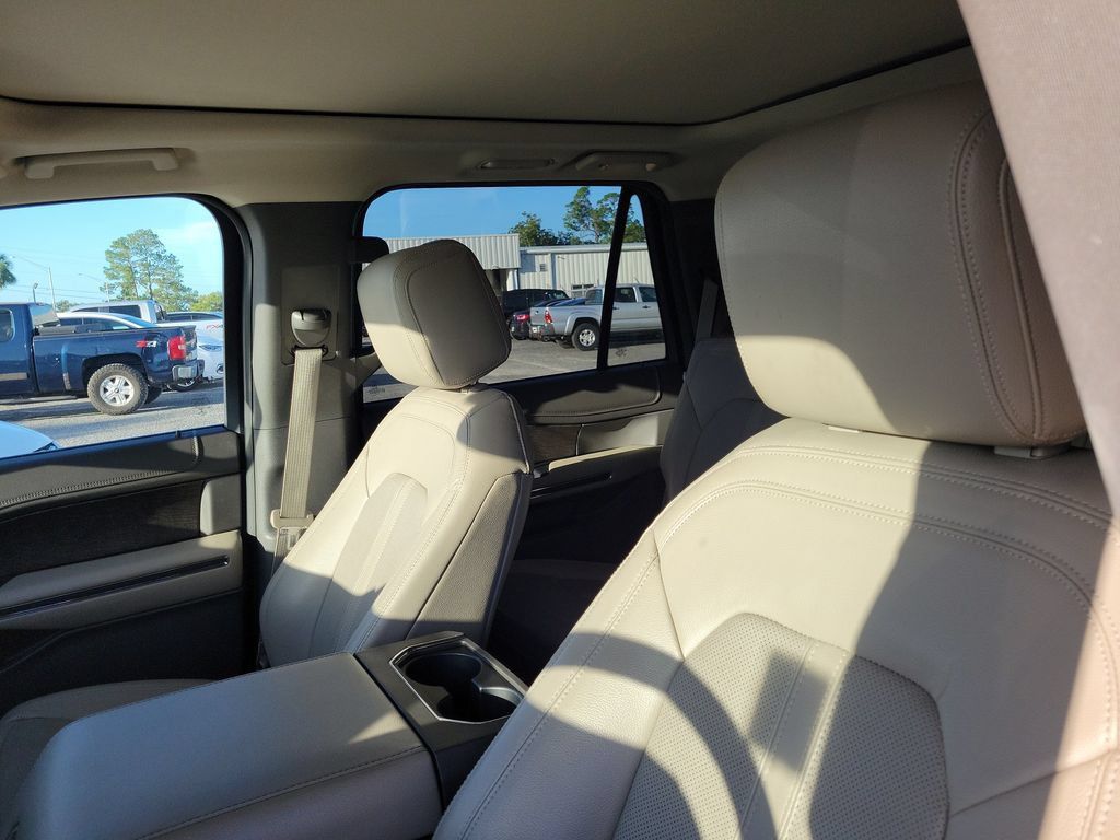 Used 2021 Ford Expedition Limited RWD image 27