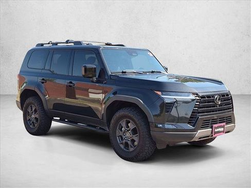 Used 2024 Lexus GX 550 AWD/4WD image 3